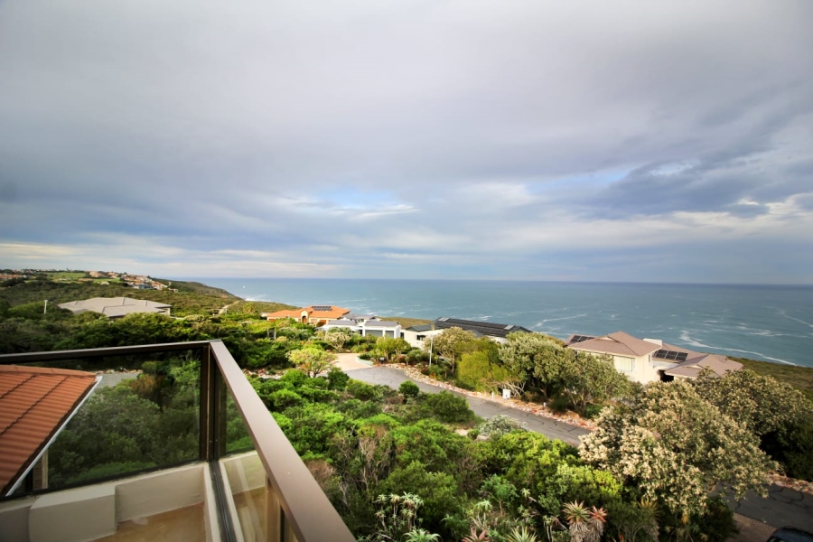 5 Bedroom Property for Sale in Village On Sea Western Cape